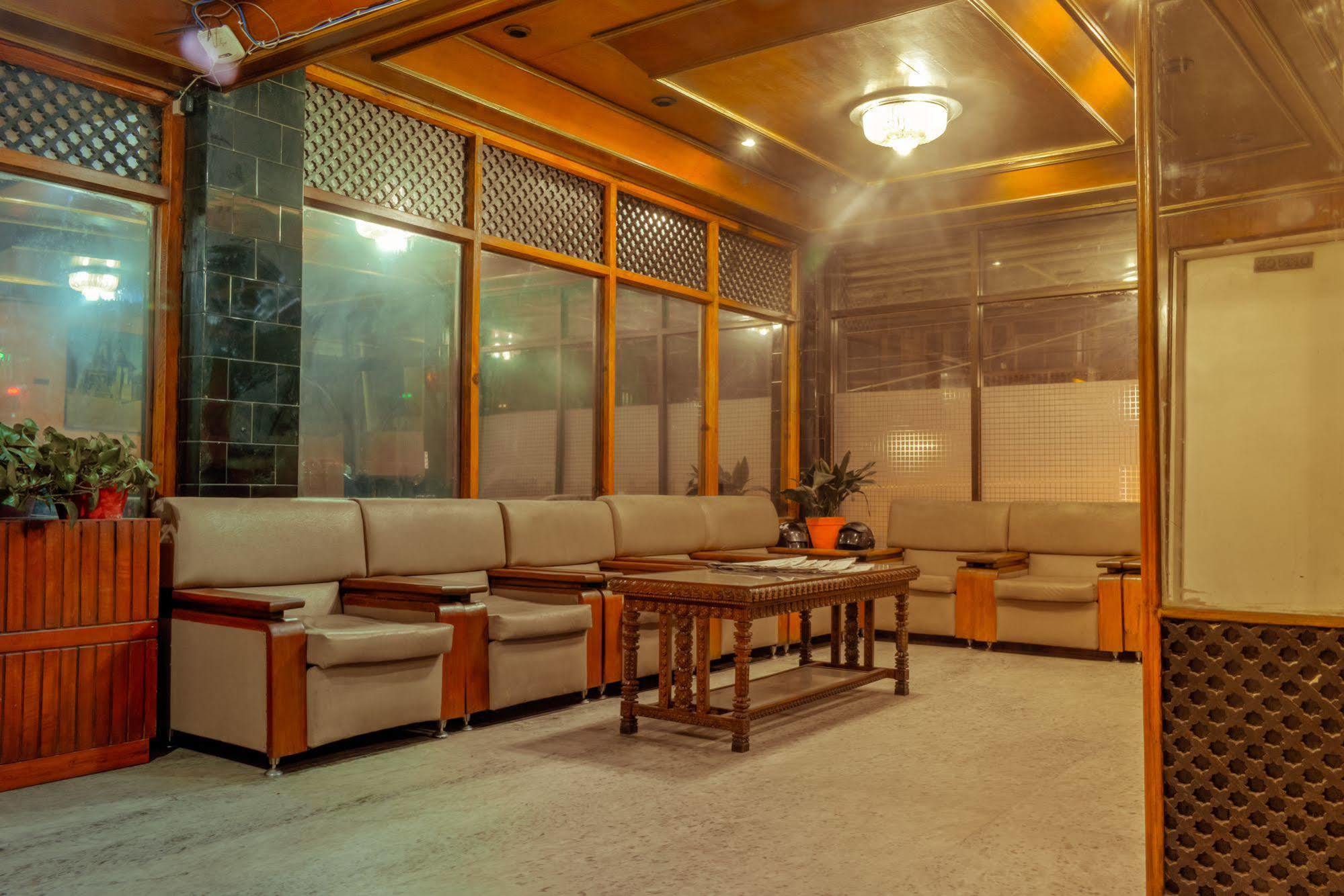 Hotel Kamal カトマンズ エクステリア 写真